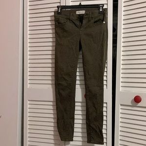 EUC Madewell Army green low rise skinny jeans size 24